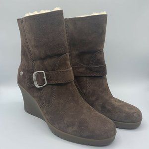 UGG Gissella Brown Suede Wedge Ankle Boots Booties Size 9 Sheepskin